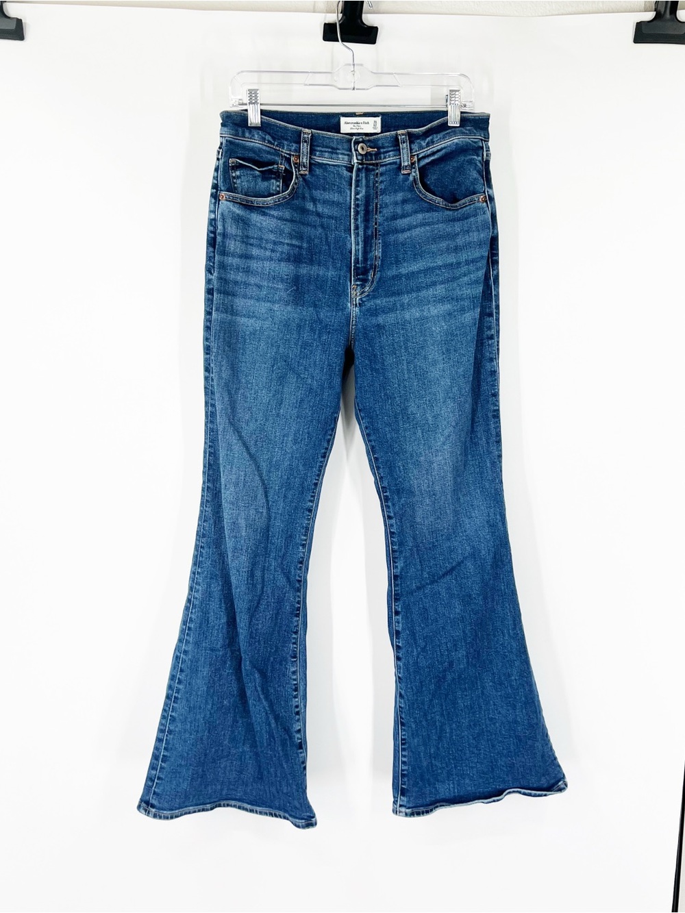 Abercrombie & Fitch The Flare Jeans Ultra High Rise